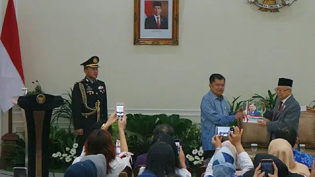Wapres Ma'ruf Amin dan Jusuf Kalla saat serah terima jabatan