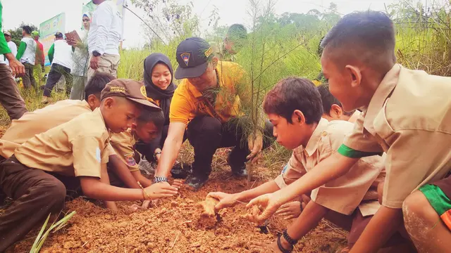Anak-anak Suku Bajo belajar merawat hutan (Ahmad Akbar Fua/Liputan6.com)