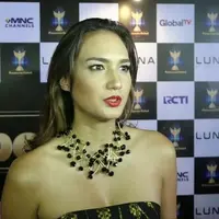 Sebagai seorang wanita, Apa sih alasan Nadine Chandrawinata membuat bisnis di bidang fashion?