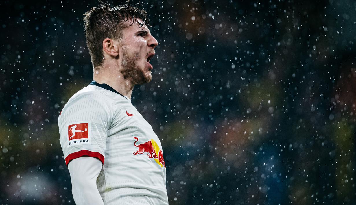 Timo Werner of Leipzig celebrates the second goal for his team during the Bundesliga match between Borussia Dortmund and RB Leipzig at Signal Iduna Park on December 17, 2019 in Dortmund, Germany. (Photo by Alexander Scheuber/Bundesliga/Bundesliga Collection via Getty Images)