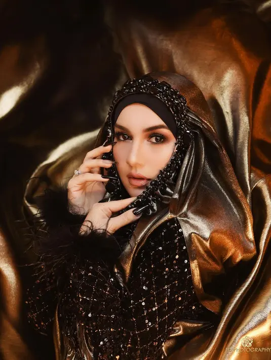 Unggahan foto Irish Bella ini pun banjir pujian netizen. Bahkan, tak sedikit pula yang menyebut jika Irish Bella terlihat begitu menawan. (Liputan6.com/IG/@_irishbella_)