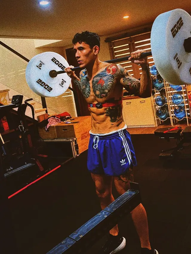 Gaya Hidup Sehatnya Dikomentari, Ini 6 Momen Ganindra Bimo saat Olahraga