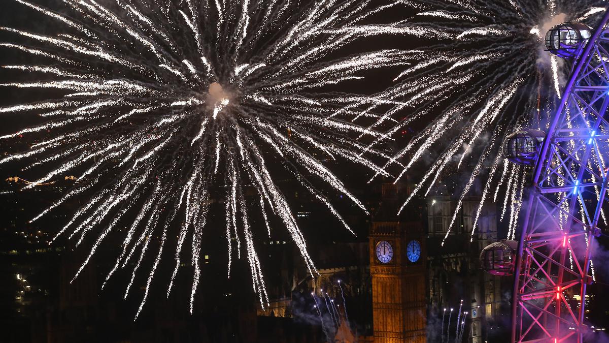 Euforia Tahun Baru yang Beracun, 7 Fakta Gelap di Balik Kembang Api