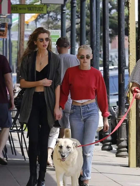 "Stella dan Kristen sudah miliki masalah dan Kristen sudah memperingati Bella agar menjauhi kekasihnya," ujar seorang sumber. (Daily Mail)