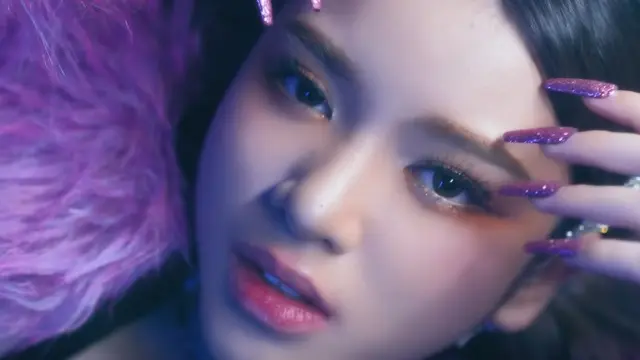 Jadi Sasaran Body Shaming, Ini 8 Pesona Tiara Andini di MV Flip It Up