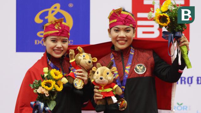 Foto: Riska Hermawan dan Ririn Rinasih Tak Terbendung, Pencak Silat Sumbang Medali Emas SEA Games 2021