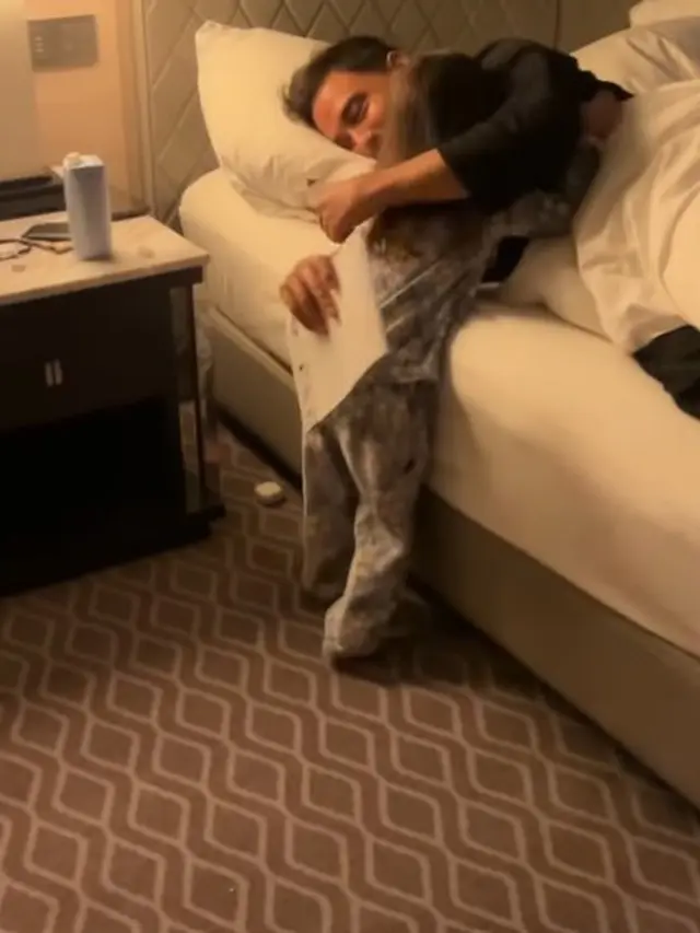 Hamish Daud dapat pelukan anaknya (Instagram/raisa6690)