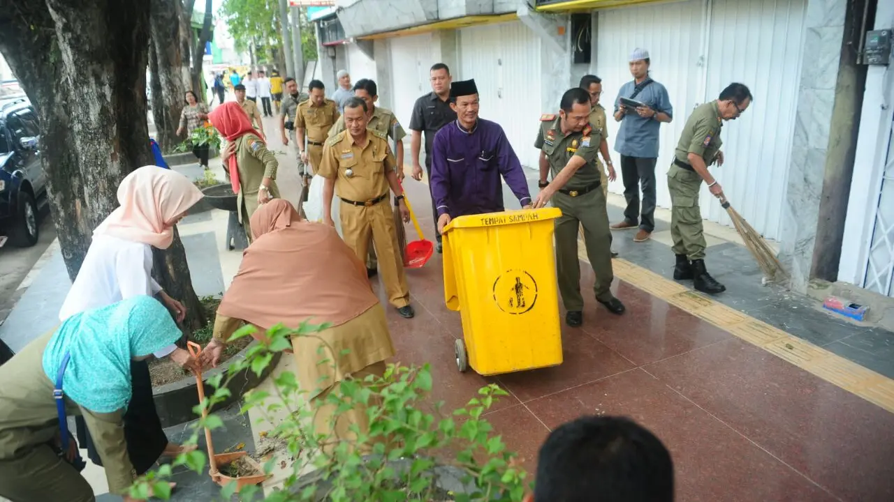 Ganjaran PNS Malas