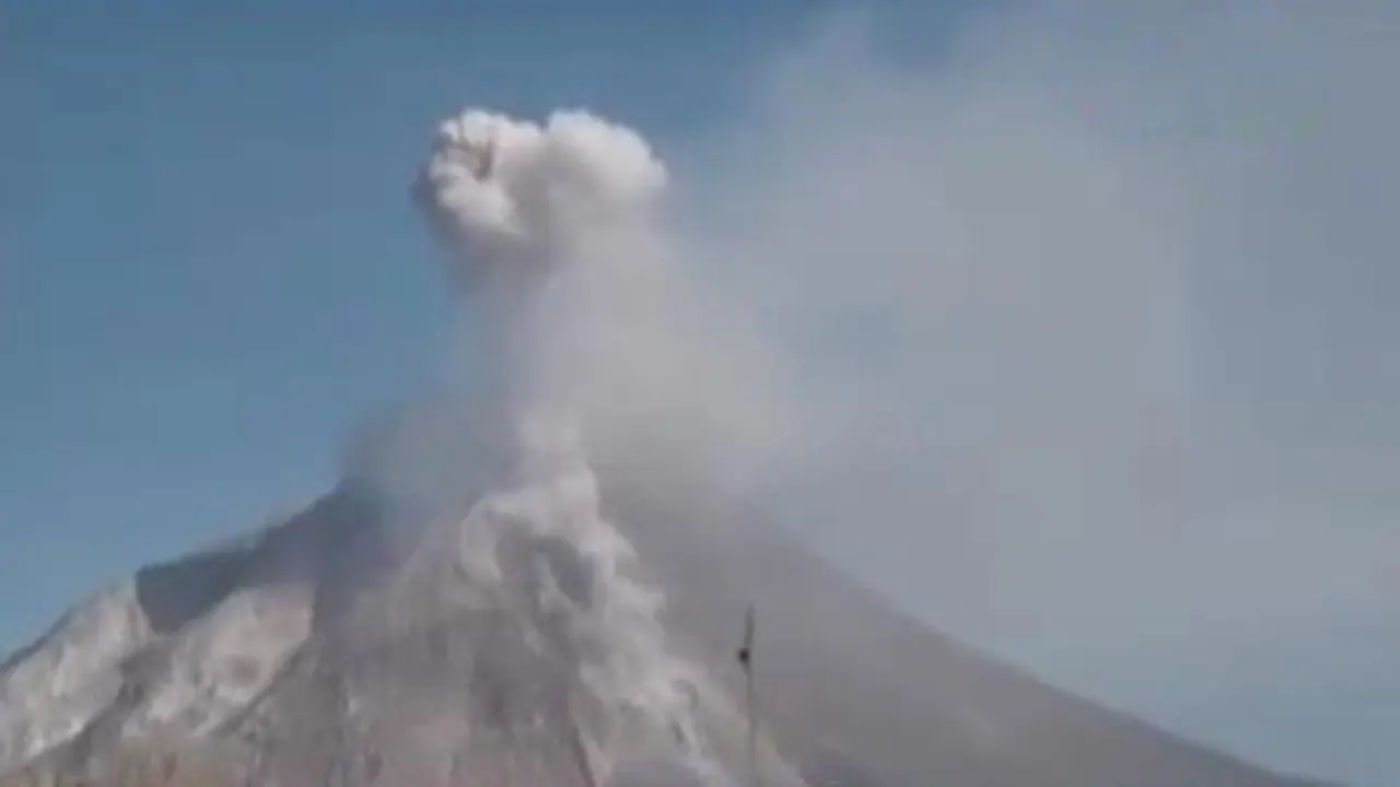 Luncurkan Awan Panas, Aktivitas Gunung Sinabung Terus Meningkat