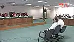 Di awal persidangan, jaksa menghadirkan dua saksi dari penyidik Komisi Pemberantasan Korupsi. Mereka diminta menjelaskan proses penangkapan dan penyerahan uang suap yang melibatkan hakim Ibrahim. 