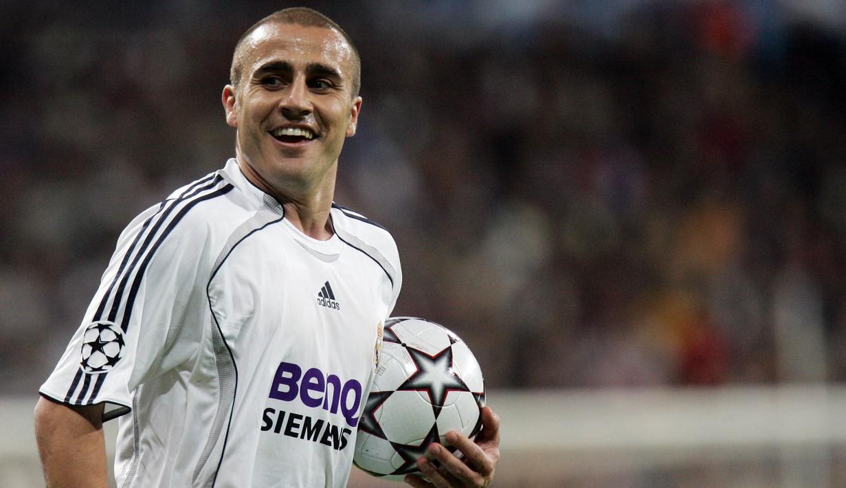 6. Fabio Cannavaro -  Pria berusia 45 tahun itu adalah bek ketiga dalam sejarah sepakbola yang memenangkan penghargaan Ballon d'Or. Cannavaro menjadi kapten Italia saat meraih juara di Piala Dunia 2006. (AFP/Bru Garcia)