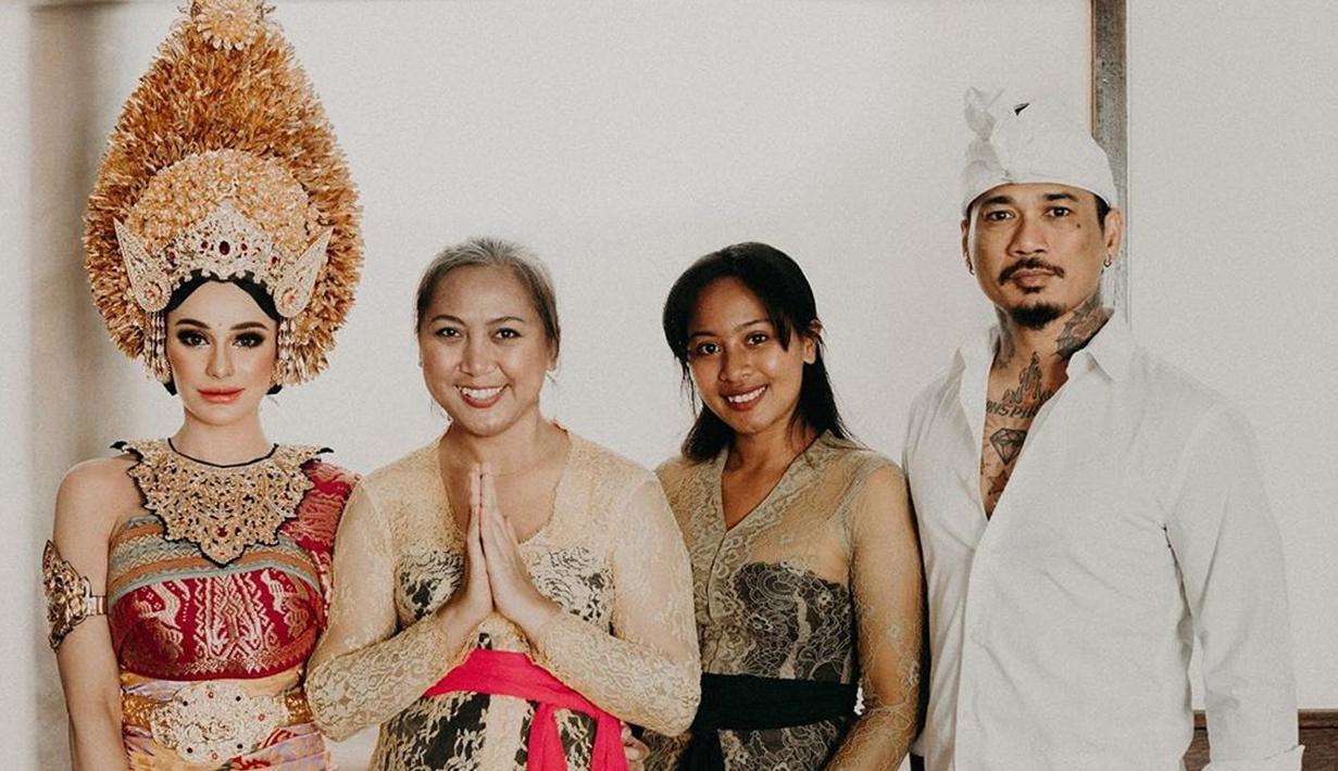 Foto Sosok Nora Alexandra Model Seksi Calon Istri Jerinx Sid Showbiz Liputan6 Com
