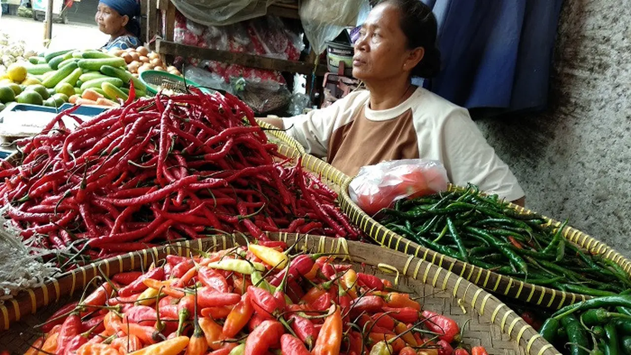 Pedagang cabai di Pasar Kebayoran Lama (Dok Foto: Maulandy Rizki Bayu Kencana/Liputan6.com)
