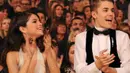 Sejak kembali bersama, Selena Gomez dan Justin Bieber memang dikabarkan sering sekali berkomunikasi saat berpisah. (J-14)