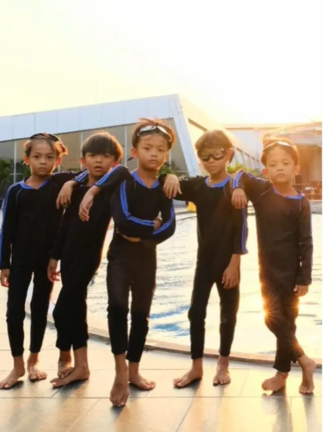 Viral Tahun 2016, Ini 6 Potret Transformasi Bayi Kembar Lima yang Ultah ke-8