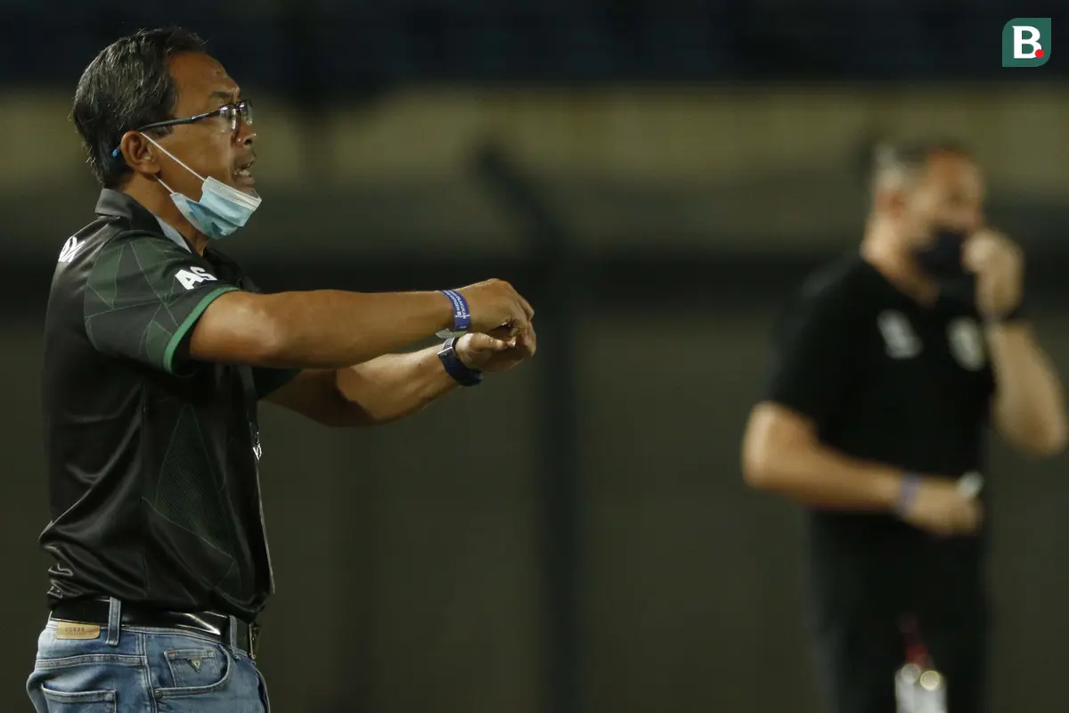 Pelatih Persebaya Surabaya Aji Santoso