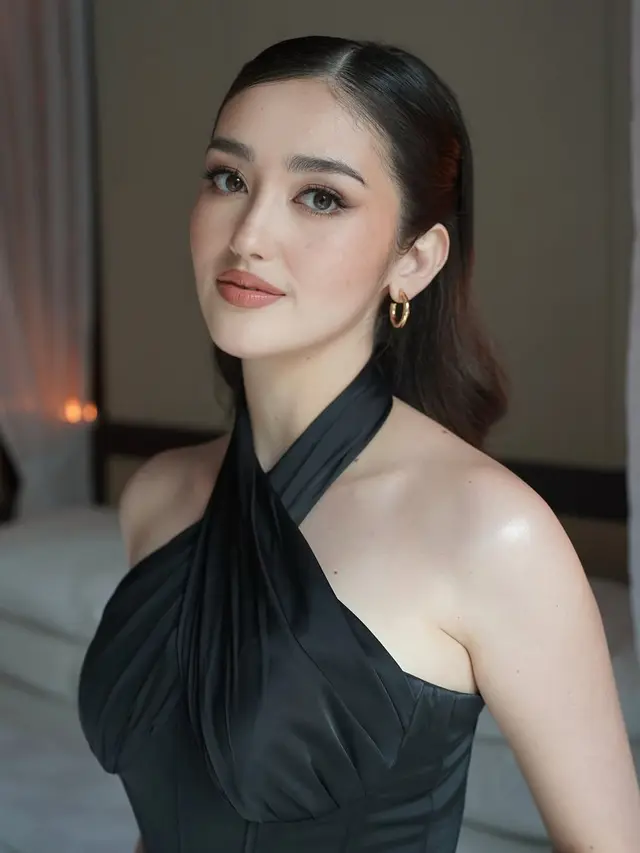 6 Gaya Tamu Artis di Pernikahan Maxime Bouttier dan Luna Maya, dari Nagita Slavina hingga Cinta Laura Kompak Tampil Serba Hijau