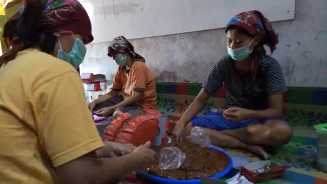 Cari Oleh-Oleh Khas Ponorogo? Jenang Jawabannya