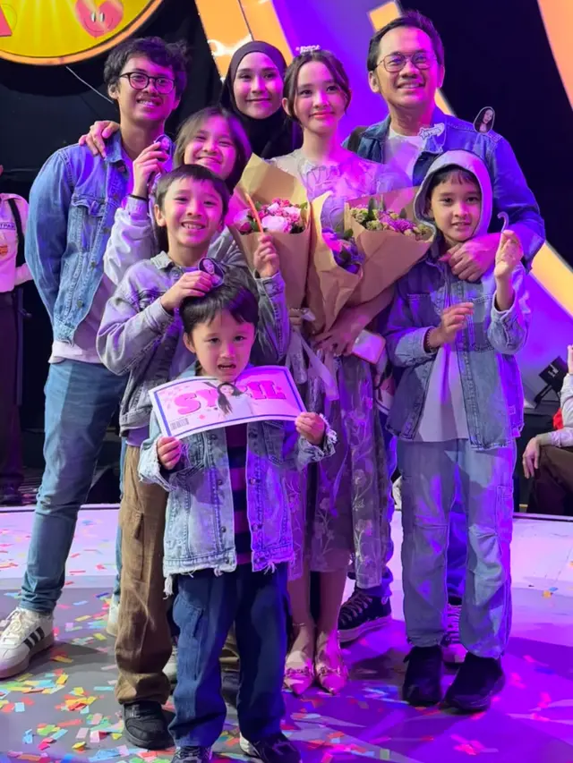 Cut Tary, Zaskia Adya Mecca, dan Meisya Siregar Para Ibu Hadir Dukung Putri Mereka di Final Gadis Sampul 2024. [@hanungbramantyo]