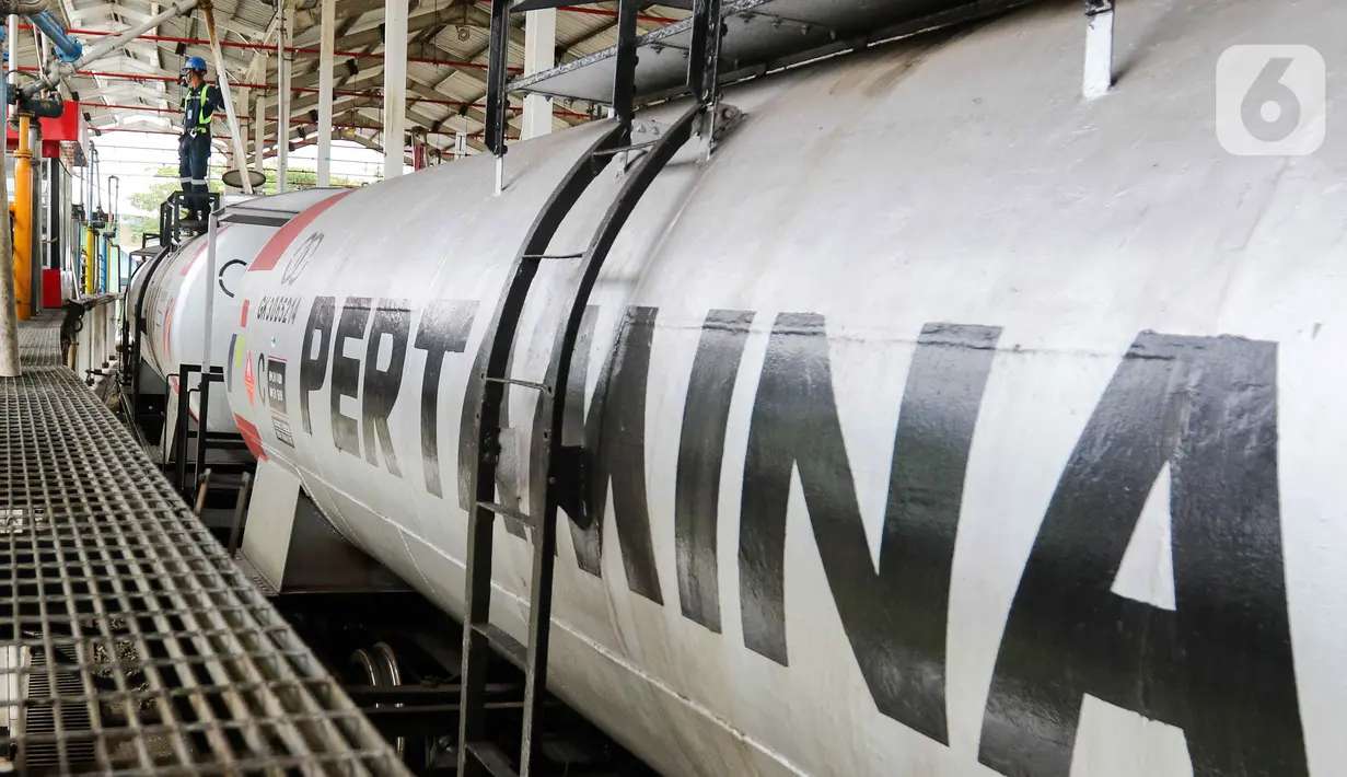 Ini menjadi komitmen sinergi BUMN antara Pertamina dan KAI. (Liputan6.com/Herman Zakharia)