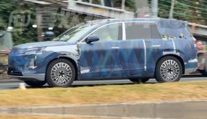 BYD Dynasty-D tertangkap kamera saat sedang uji jalan di China dengan sistem rear-wheel steering. (carnewschina.com)