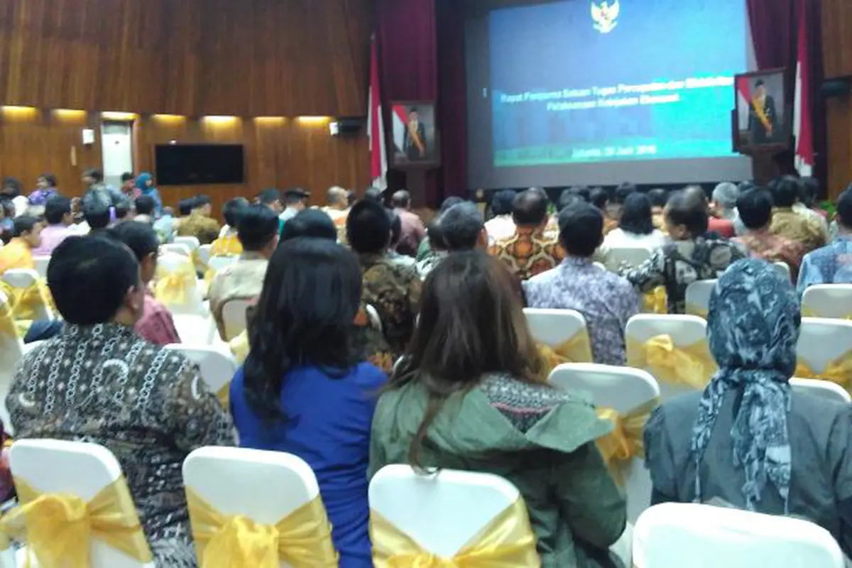 Rapat Paripurna Satgas Percepatan dan Efektivitas Pelaksanaan Paket Kebijakan Ekonomi