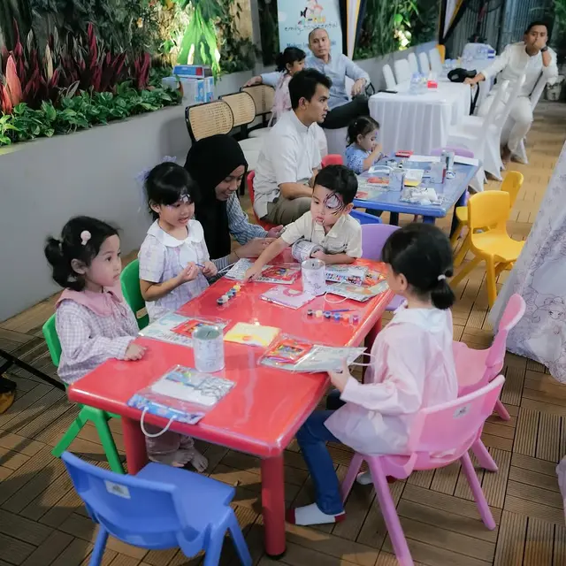 6 Potret Bukber Teman-Teman Anak Irish Bella di Rumah, Sekaligus Silaturahmi Orang Tua