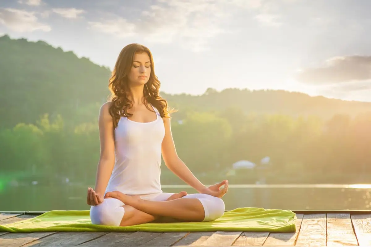 Awet Muda dengan Yoga (Gergely Zsolnai/shutterstock)
