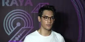 Afgan Syahreza merasa kehilangan atas meninggalnya David Bowie. Sebagai sesama pekerja seni di industri musik, Afgan merasa sosok David Bowie telah banyak melahirkan karya-karya yang memberikan inspirasi kepada musisi lainnya.