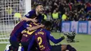 Perayaan gol pemain Barcelona pada leg 1, babak semifinal Liga Champions yang berlangsung di Stadion Camp Nou, Barcelona, Kamis (2/5). Barcelona menang 3-0 atas Liverpool. (AFP/Javier Soriano)