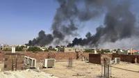 Suasana perang antara kelompok militer dan paramiliter di Sudan. (Dok: AP News)