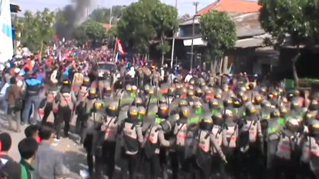 Eksekusi Pabrik Sepatu Ricuh