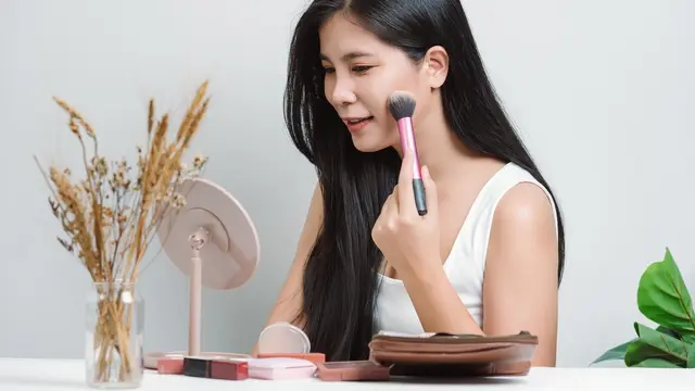 Langkah-langkah dan tips agar bisa mendapatkan hasil terbaik dari reverse makeup (Foto/Sumber: Freepik)