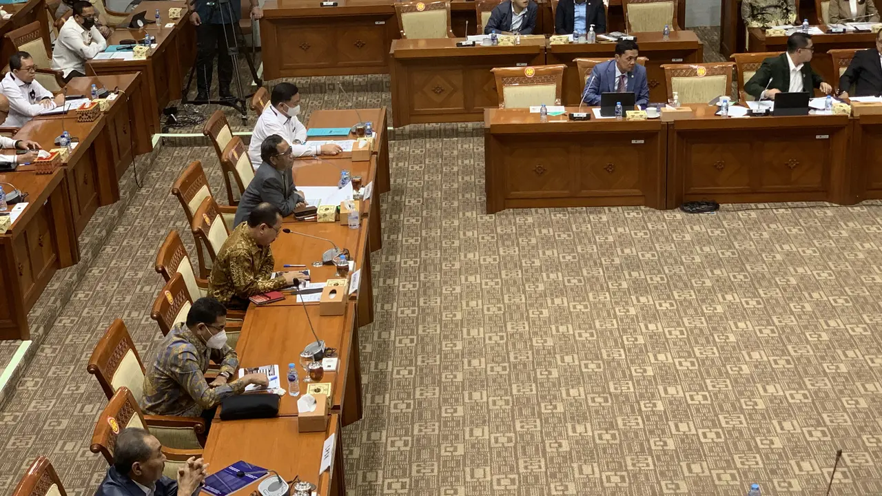 Komisi III DPR RI mengelar rapat dengar pendapat (RDP) dengan LPSK, Kompolnas hingga Komnas HAM untuk membahas kasus penembakan Brigadir J yang melibatkan mantan Kadiv Propam Polri Irjen Ferdy Sambo (Liputan6.com/Delvira Hutabarat)