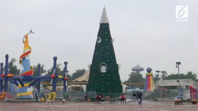 VIDEO: Bebas dari ISIS, Pohon Natal 26 Meter Berdiri di Irak