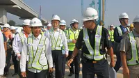 Menteri BUMN Rini Soemarno bersama  President of China Railway Corporation Lu Dongfu meninjau pengerjaan Proyek Inlet Tunnel Kereta Cepat Jakarta Bandung (KCJB).