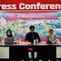 Rektor Telkom University Prof. Dr. Suyanto (tengah), Wakil Rektor Bidang Admisi, Kemahasiswaan dan Endowment Prof. Dr. Ratri Wahyuningtyas, S.T., M.M (kanan), dan Head of Secretary and Public Relation Roosdiana Noor Rochmah, S.Si., M.T. (kiri) dalam konferensi pers perkembangan kasus perundungan di Telkom University secara daring, Minggu (11/10/2026). Liputan6.com/Iskandar