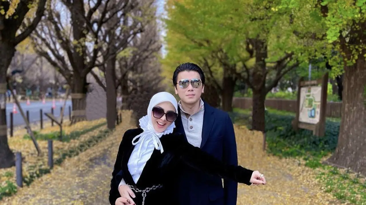 Gaya Kompak Syahrini dan Reino Barack Tahun Baruan di Jepang, credit: (@princessyahrini)