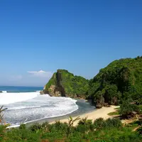 Pantai Nguyahan, Wonosari, Gunungkidul, Yogyakarta. (daftarwisatajogja.blogspot.com)