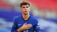 Pemain Chelsea, Mason Mount, saat melawan Manchester United pada laga Piala FA di Stadion Wembley, Minggu (19/7/2020). Chelsea menang dengan skor 3-1. (AP/Alastair Grant, Pool)