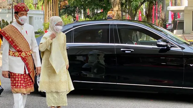 HUT ke-76 RI, Presiden Jokowi dan Iriana Kenakan Pakaian Adat Lampung