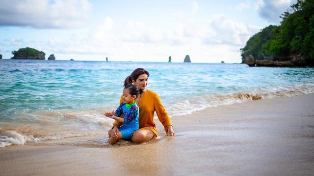 6 Momen Ashanty dan Keluarga Liburan di Malang, Seru