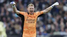 Tentu menjadi sebuah kekecewaan bagi seorang pemain jika klub yang dibelanya harus turun kasta alias terdegradasi seperti di Liga Inggris. Namun berkat penampilan apik sang pemain meski klubnya terdegradasi, ada kalanya mereka justru dilirik oleh klub lain yang berstatus lebih baik, seperti 5 pemain berikut. (AFP/IK Images/Ian Kington)