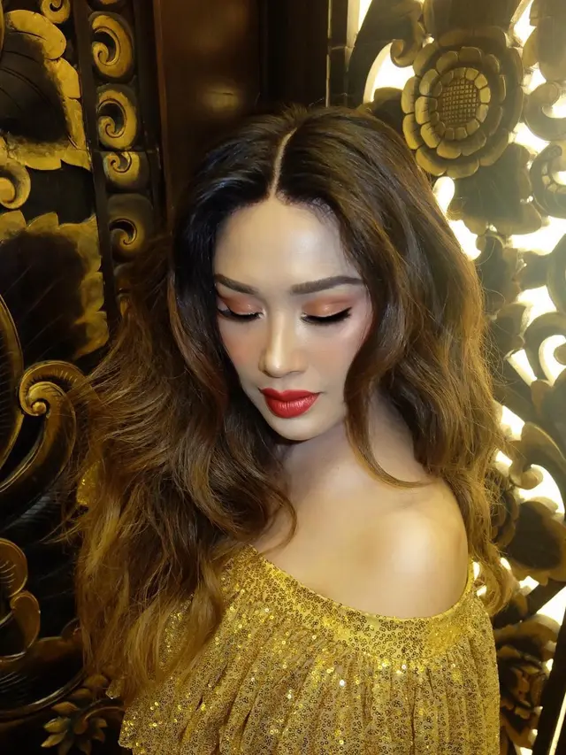 Titi DJ Ulang Tahun ke-54, Ini 6 Hit Besarnya - ShowBiz Liputan6.com