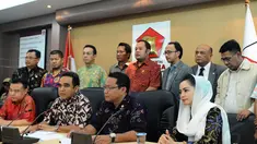 Fraksi Partai Gerindra menggelar jumpa pers terkait kenaikan harga BBM di Gedung DPR, Jakarta, Rabu (19/11/2014). (Liputan6.com/Andrian M Tunay)
