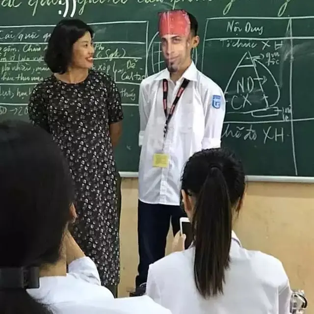 8 Potret Nyeleneh Siswa Waktu di Depan Kelas Ini Bikin Geleng Kepala