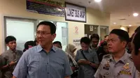 Ahok bersama Kepala Dinas Perhubungan Andri Yansyah mengecek kesiapan mudik lebaran di Terminal Bus Pulogebang (Liputan6.com/Delvira Chaerani Hutabarat)