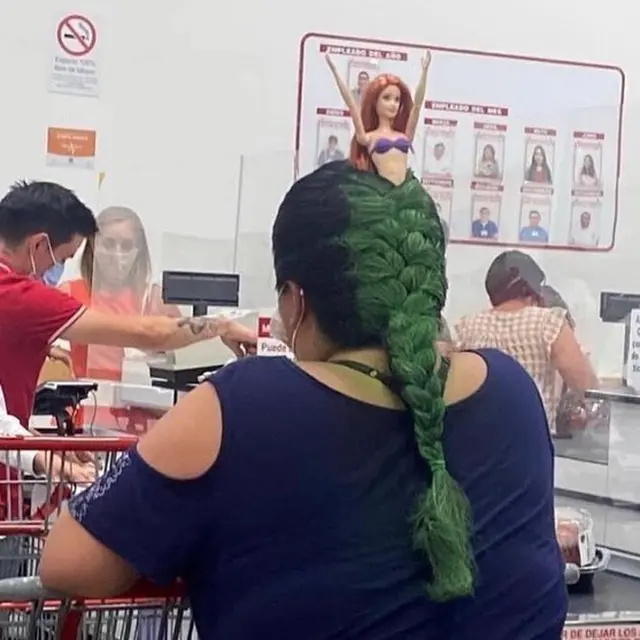 6 Gaya Rambut Kuncir Paling Absurd Ini Bikin Tepuk Jidat, Kocak