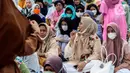 <p>Umat Islam bersiap melaksanakan sholat Id 1 Syawal 1443 Hijriah hingga memenuhi Stadion Jakarta Internasional Stadium, Senin (2/5/2022). Pemerintah Indonesia menetapkan Hari Raya Idul Fitri 1443 Hijriah jatuh pada tanggal 2 Mei 2022. (Liputan6.com/Johan Tallo)</p>