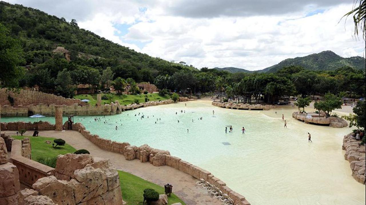 pantai buatan di afrika selatan
